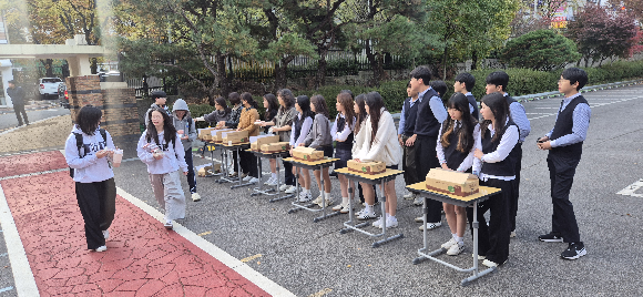 2025년&nbsp;학부모회&nbsp;학생회가&nbsp;함께하는&nbsp;가래떡&nbsp;데이&nbsp;행사